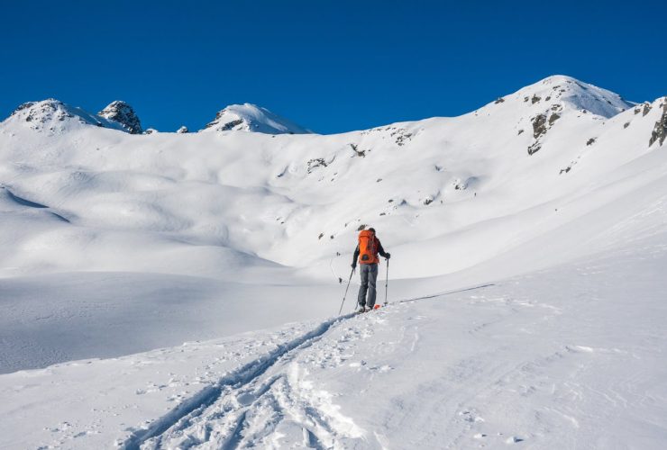 voyage.pl - Free Ski Livigno – Jak skorzystać z darmowego Skipassu w Włoskim Kurorcie jazda na nartach